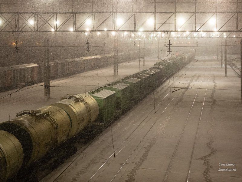 Железнодорожная заснеженная, умиротворяющая... фото превью