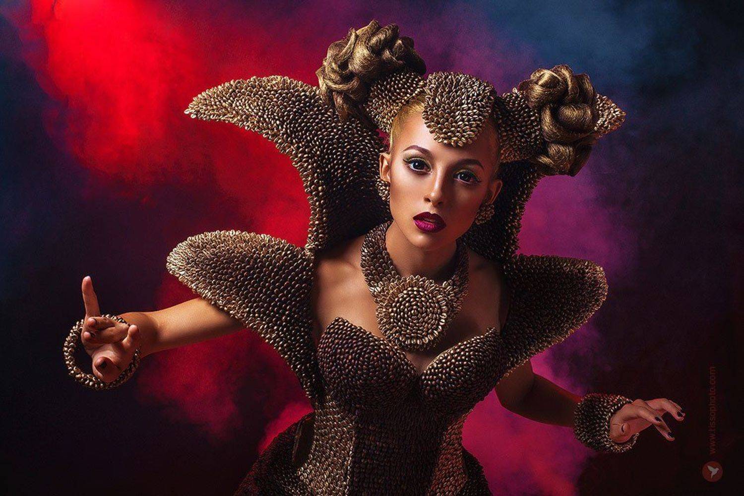 Портрет, девушка, взгляд, платье, украшения, дым, кофе, Сергей Тиссо