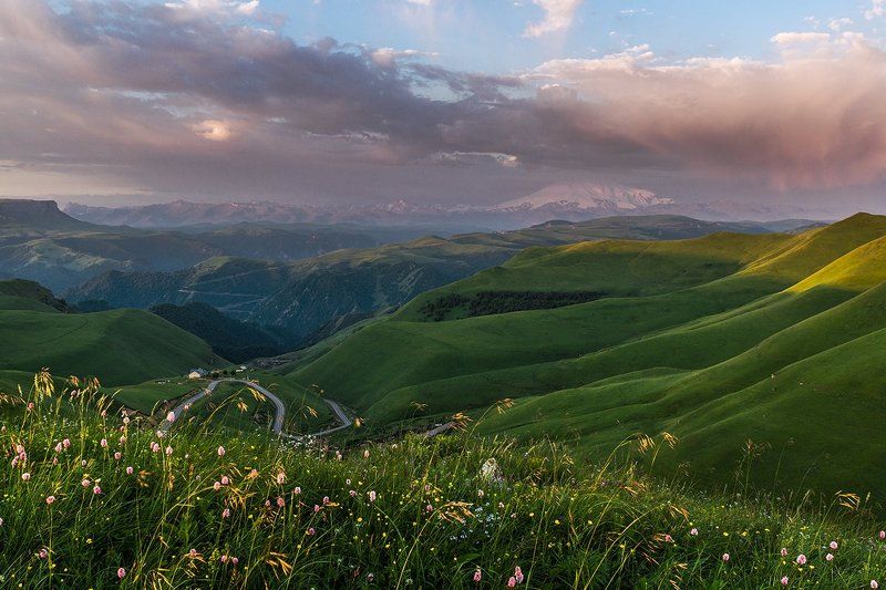 Эльбрус на рассвете фото превью