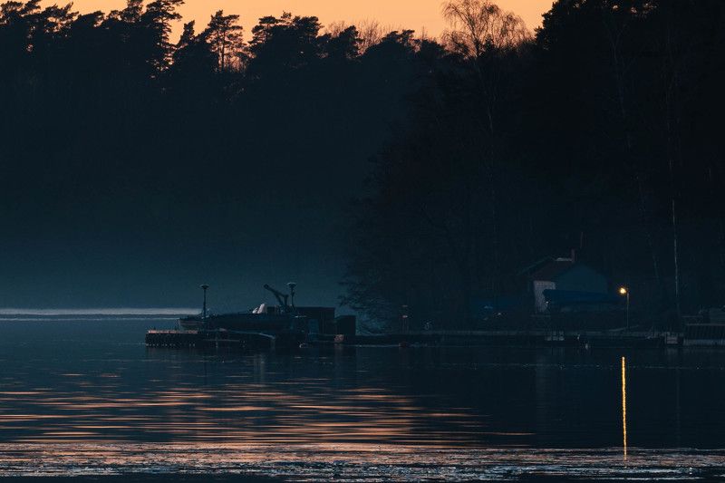 лодочная станция, закат, сумерки Тихий вечер фото превью