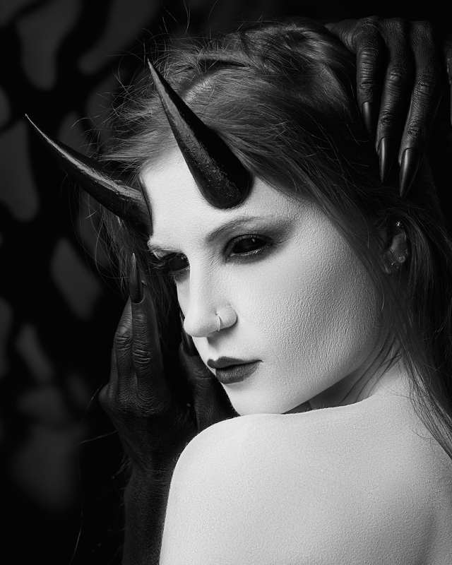 Демон фото превью