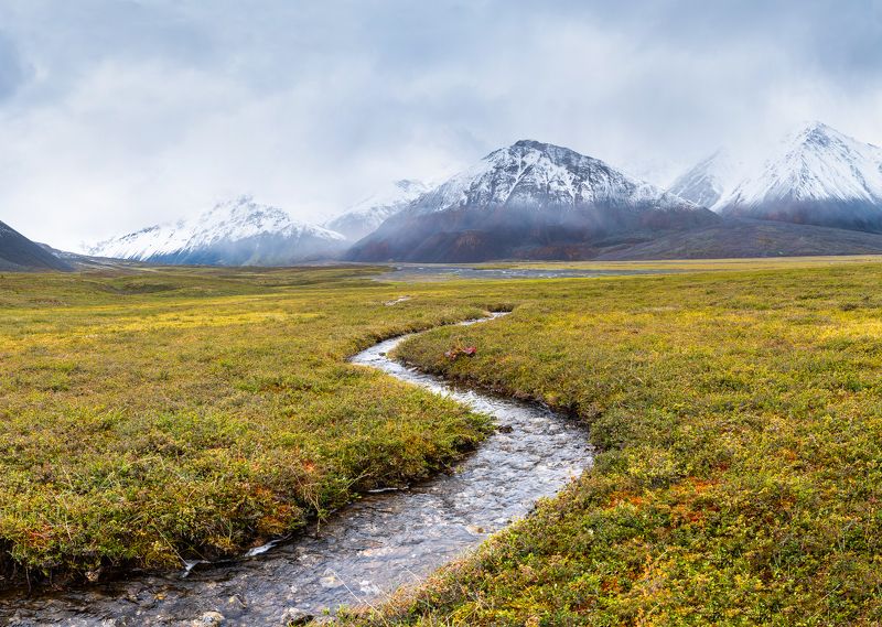 Якутия, Сунтар-Хаята, горы Суровые долины Якутии фото превью