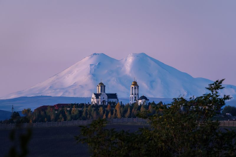 кавказ, горы, осень, кмв, эльбрус, монастырь, monastery, храм, кавказские минеральные воды, ессентуки, синий час Предрассветный фото превью