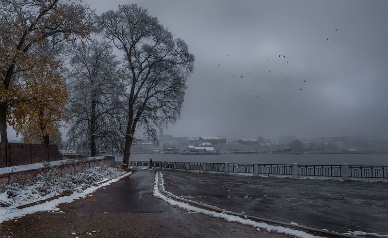 кострома, город, архитектура, ипатьевский монастырь, ипатьевская слобода, река, костромка, улица Выпал снег фото превью
