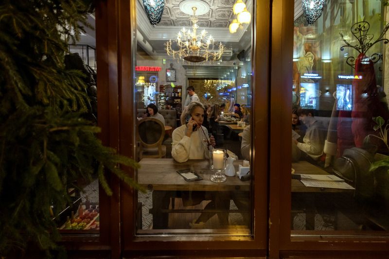 Предновогодние витрины фото превью