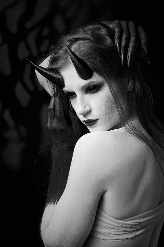 Демон фото превью