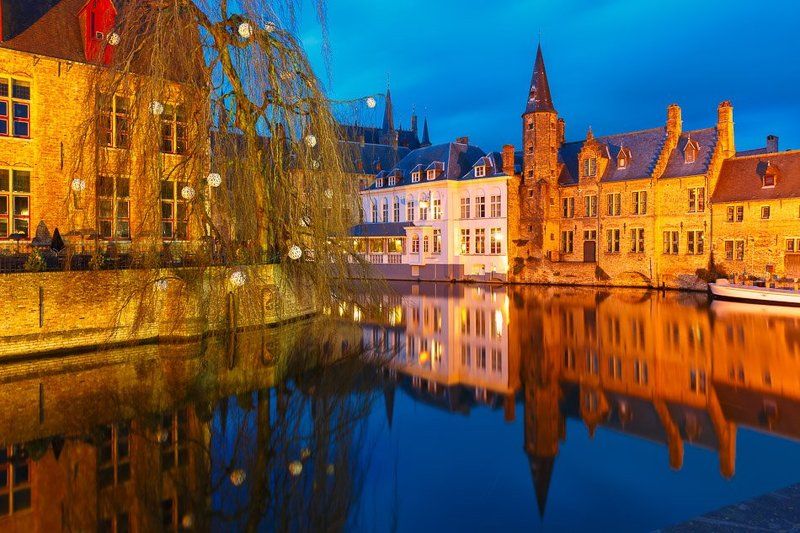 Rozenhoedkaai, Quay Rosary, Bruges, fairytale, Brugge, tower, landmark, cityscape, night, medieval, Belgium, belgian, Europe, European, Benelux, flanders, Flemish, gothic, river, water, canal, illuminated, West Flanders, tourism, travel, scenic, reflectio Брюгге фото превью