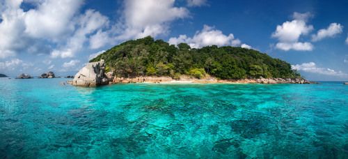 На лазурных волнах