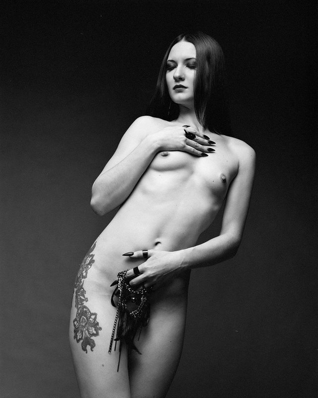 Wear Black Or Stay Naked фото превью