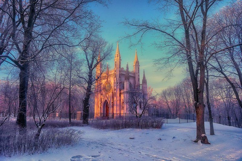 Капелла в зимний период фото превью