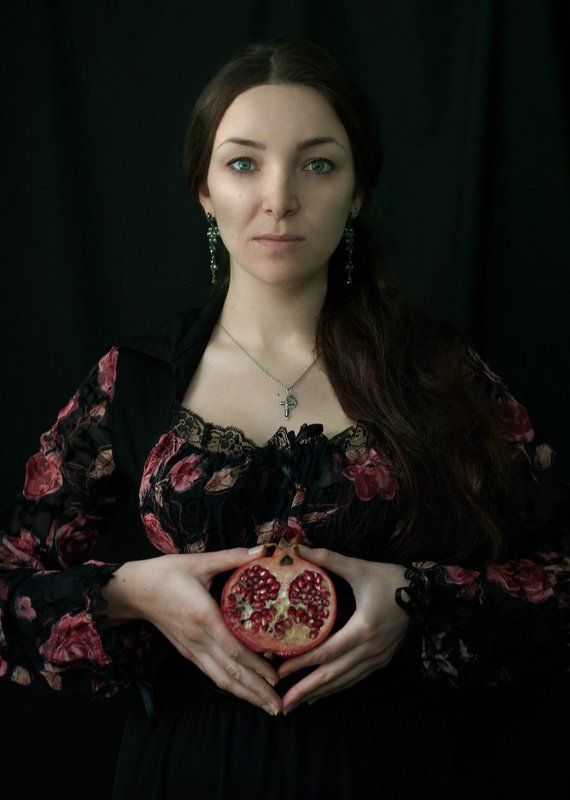 портрет, гранат, portrait, pomegranate Девушка с гранатом фото превью