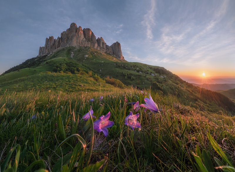 западный кавказ, природный парк большой тхач, рассвет, лето Летний рассвет у Большого Тхача фото превью