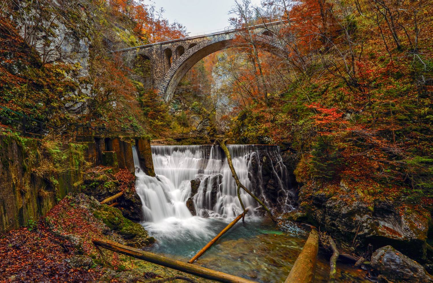 пейзаж, река, водопад, мост, осень, Мурзинов Виктор