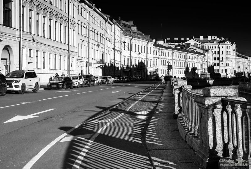 город, архитектура, санкт-петербург, набережная канала грибоедова, набережная крюкова канала, николо-богоявленский морской собор, чёрно-белое фото, чб. фото, монохромная фотография, свет, тени Осенний свет уходящего дня... фото превью