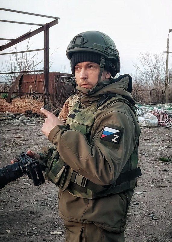 Где-то жужжжит фото превью