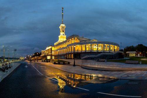 Северный речной вокзал в Москве