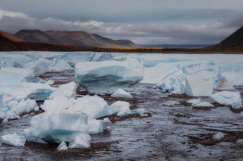 Наледь на реке Бургали