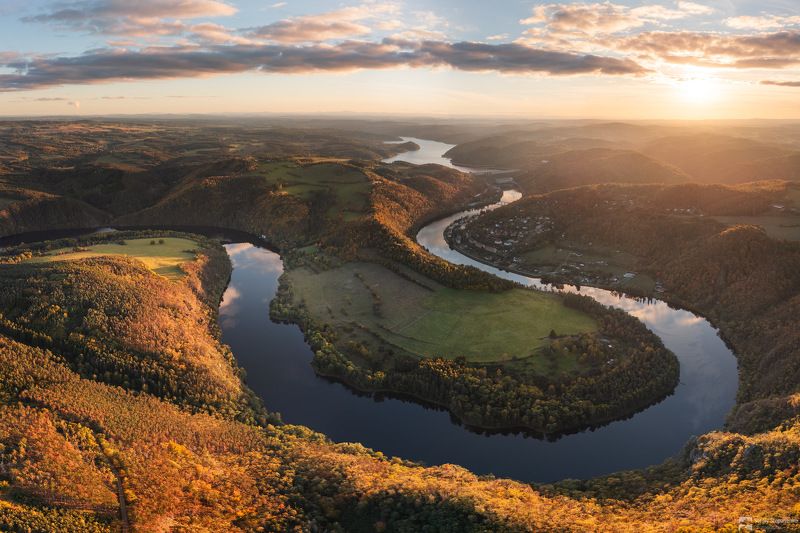 Over Omega фото превью