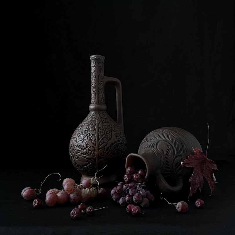 Темное на темном фото превью