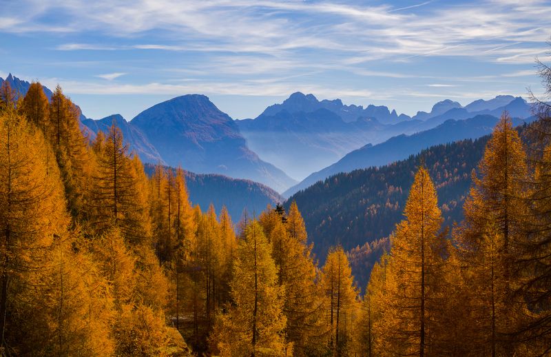 горы, пейзаж, облака, отражение, утро, осень В желтом и голубом фото превью