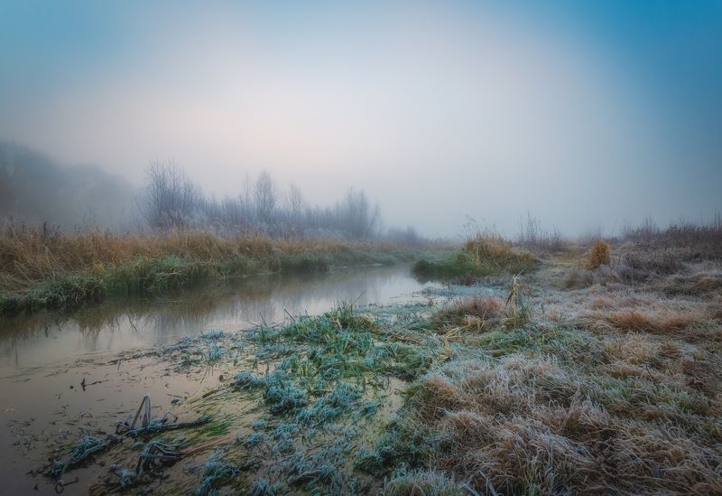 горизонтальный., нет, людей., фотография., на, улице., заход, солнца., природа., живопись-природа., небо, облако-небо., горизонт., над водой., красота в природе., драматическое небо., отражение., спокойствие. Морозное утро фото превью