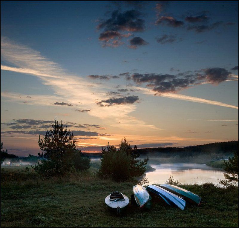 река, угра, вечер, закат, байдарки, лодки, туман На Угре. Вечер. фото превью
