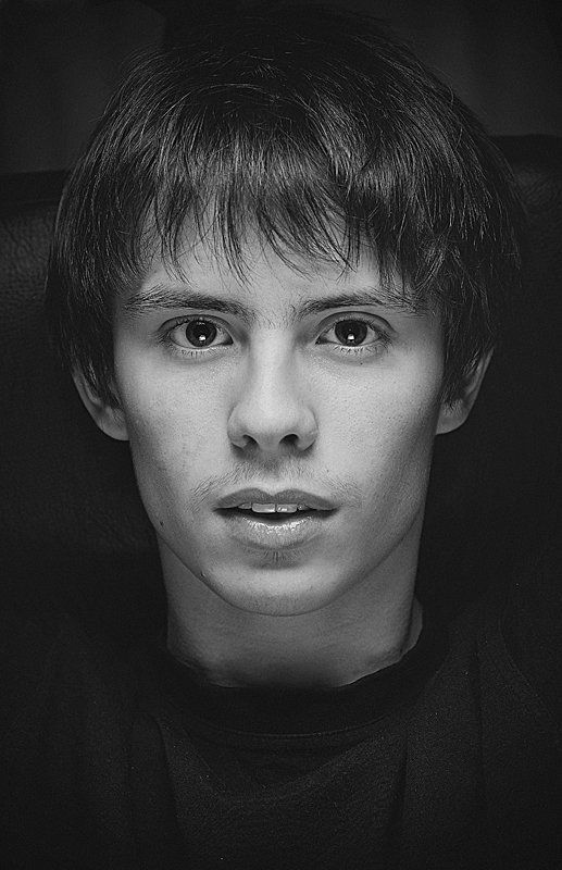 глаза, кофта, кресло *** фото превью