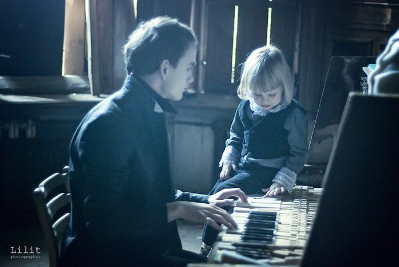 Story about Angels, Vampire & Child фото превью