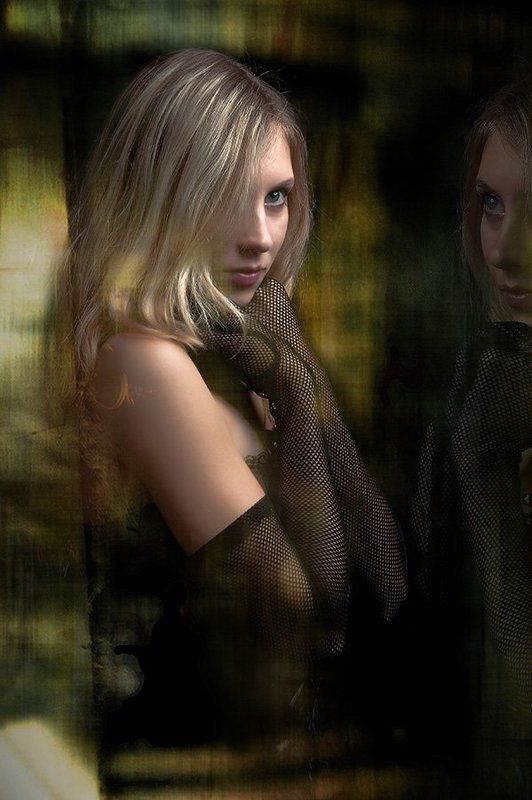 В ограде отражений фото превью