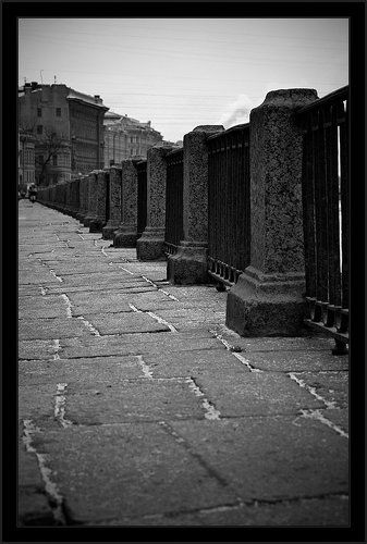 Холодная гранитная черно-белая зарисовка