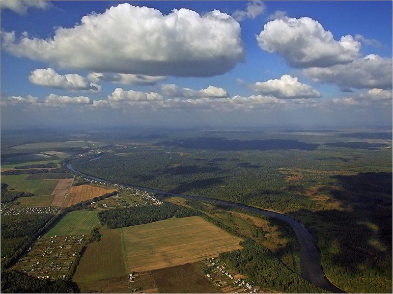 облака, полёт Между небом и землёй фото превью