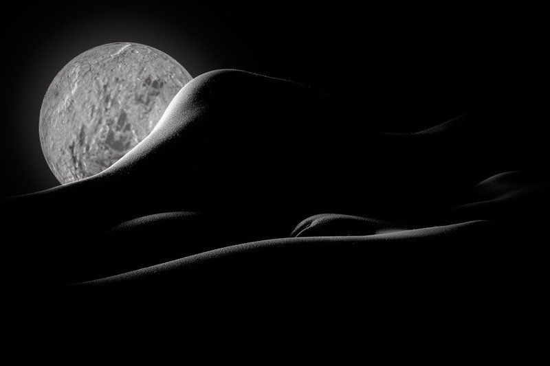 девушки, силуэты При полной луне... фото превью