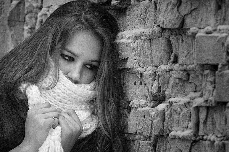 девушка, шарф, парк, зима Грусть фото превью