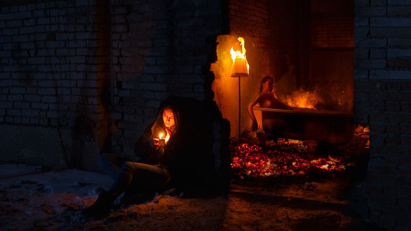 ню, ванна, угли, огонь *** фото превью