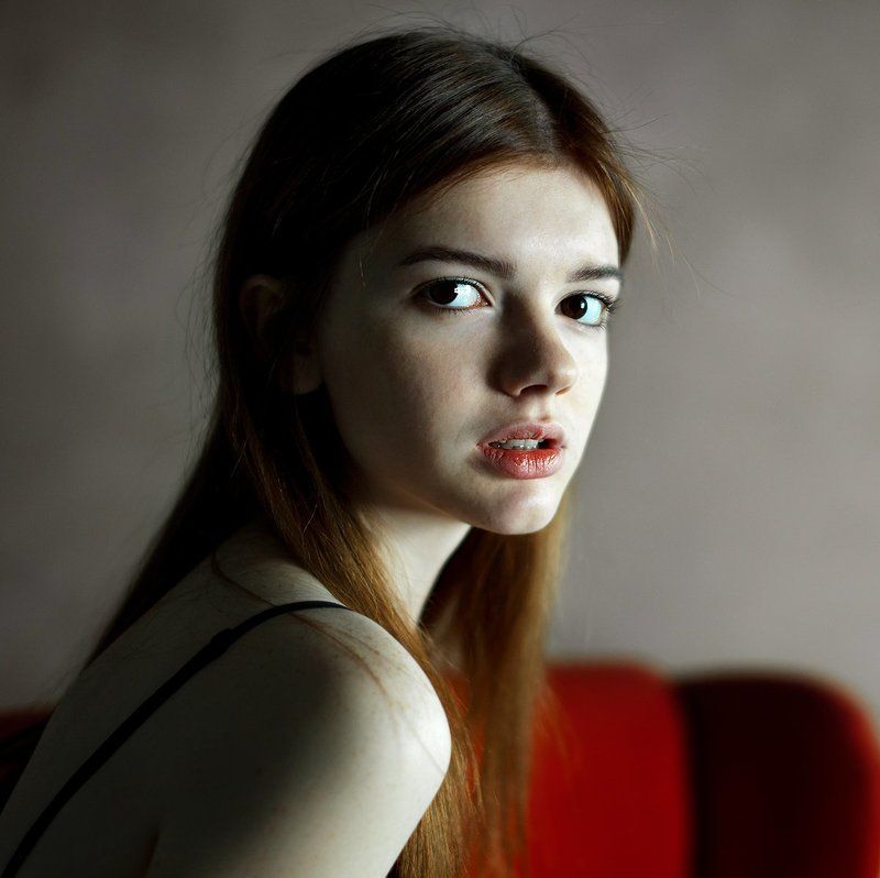 портрет, девушка, взгляд, модель портрет Катерины фото превью