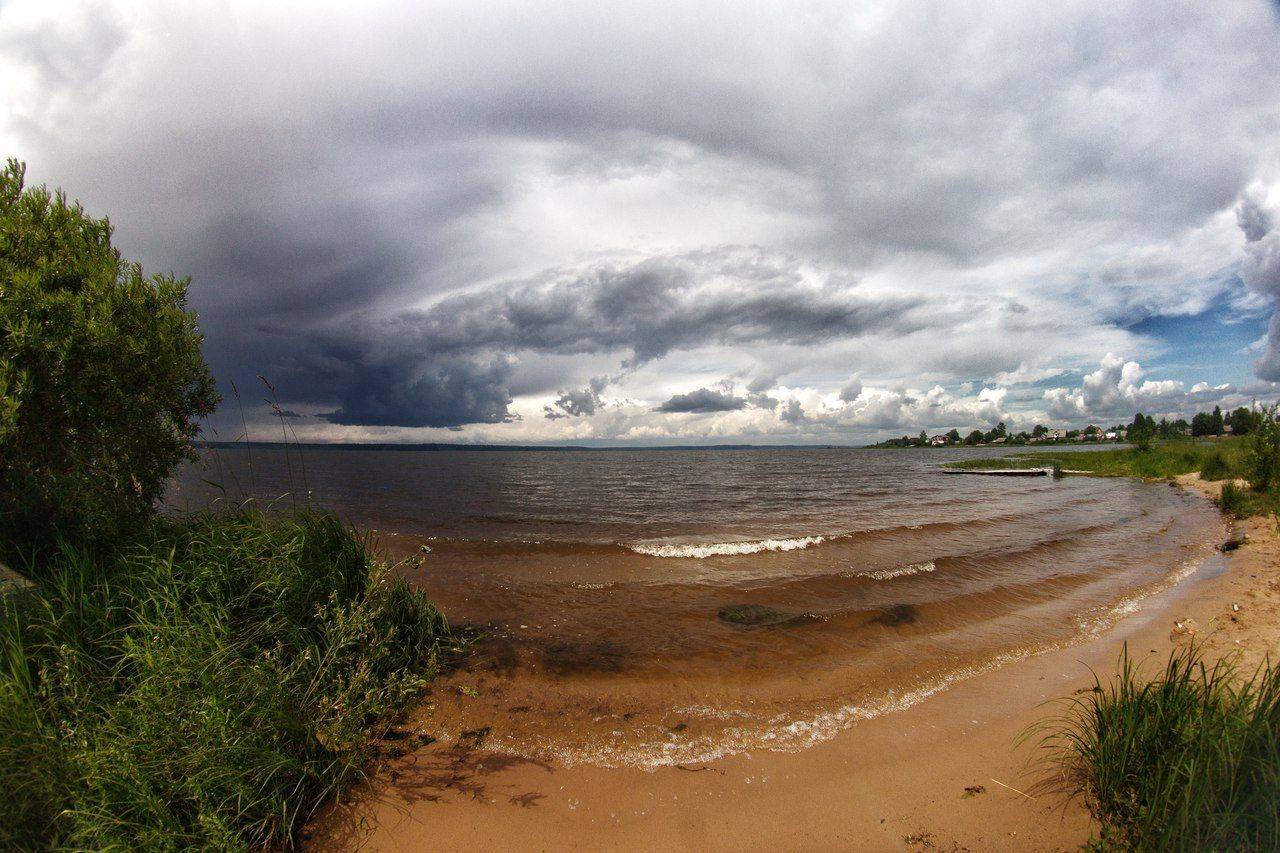 лето облака озеро берег волны тучи пейзаж пеленг, Татьяна Афиногенова
