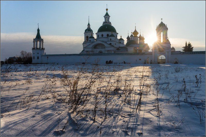 Россия, Ярославская обл, Ростов Великий Холодное солнце фото превью