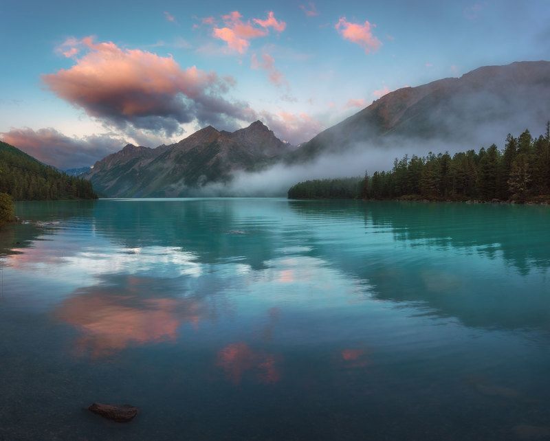 Кучерлинское озеро на рассвете. Алтай фото превью