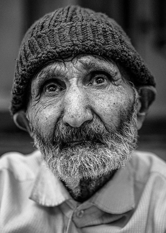 Mouth closed eyes waiting фото превью