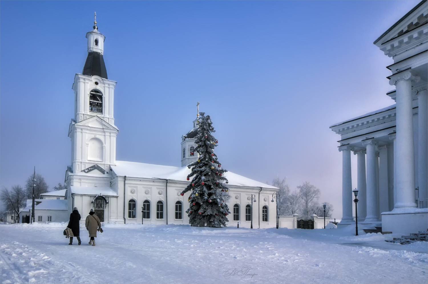 ёлка колокольня люди, Вера Петри