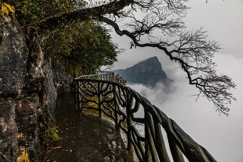 Парящие в облаках
