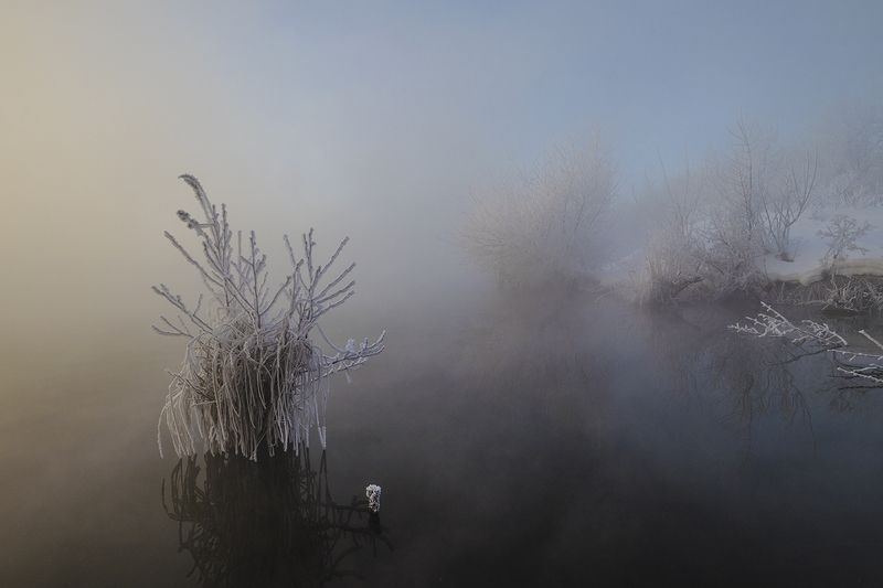утро, зима, косая гора, озеро горячка В час туманный, предрассветный фото превью