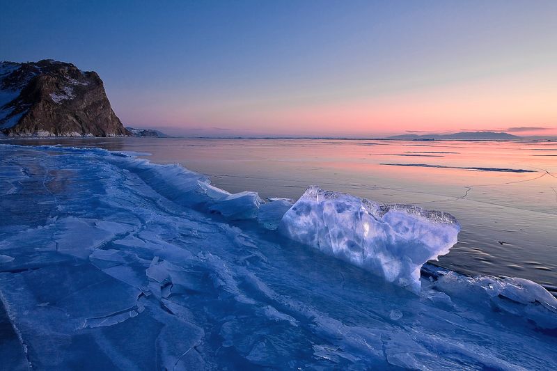 байкал, зима, лед.остров ольхон. Утро на Байкальских льдах. фото превью