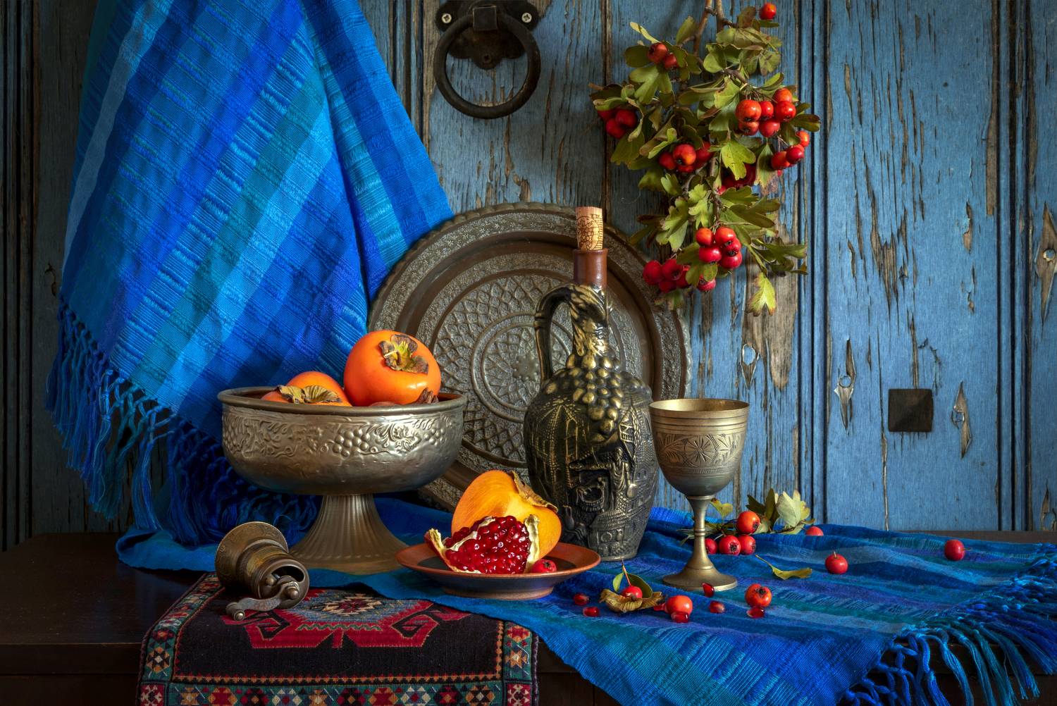 Хурма, бутылка, драпировки, кольцо ,стена ,кубок, ваза с фруктами, гранат, боярышник., Татьяна Горбачева Маментьева