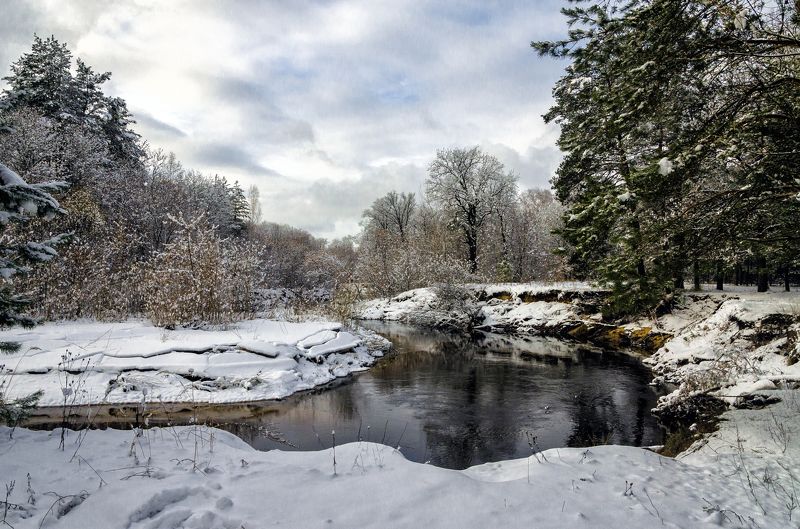Река Снежеть зимой фото превью