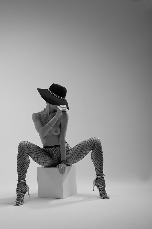 ню, эротика, шляпка Шляпка фото превью