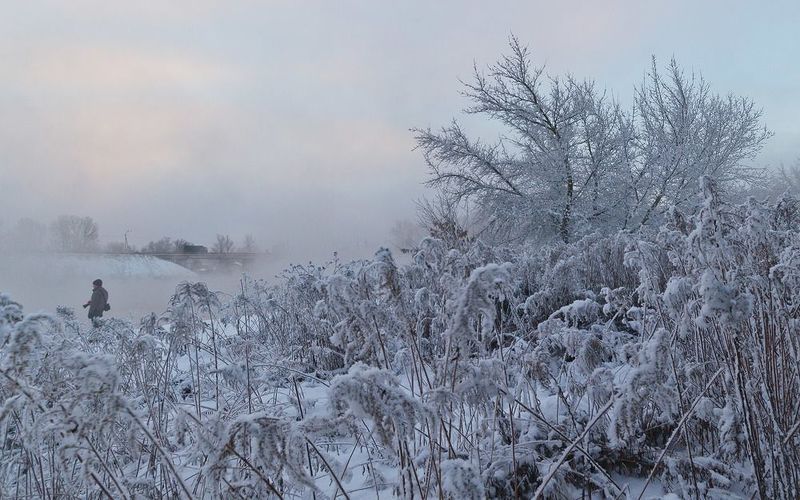 зима, косая гора Кто - то в утро холодное фото превью
