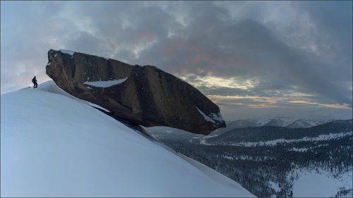 Приклеить?, или - прибить ?