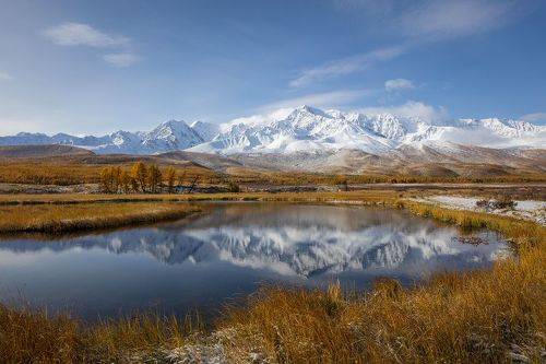 Осенним утром.