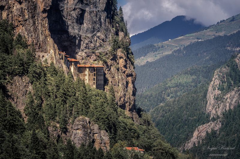 Монастырь Панагия Сумела, Турция фото превью